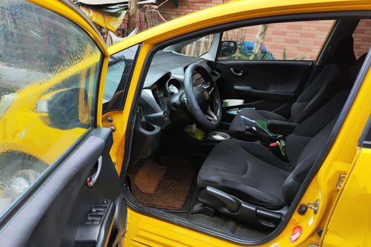Used Honda Fit 2008 1.5L Automatic Cool Sports Edition Driver Seat