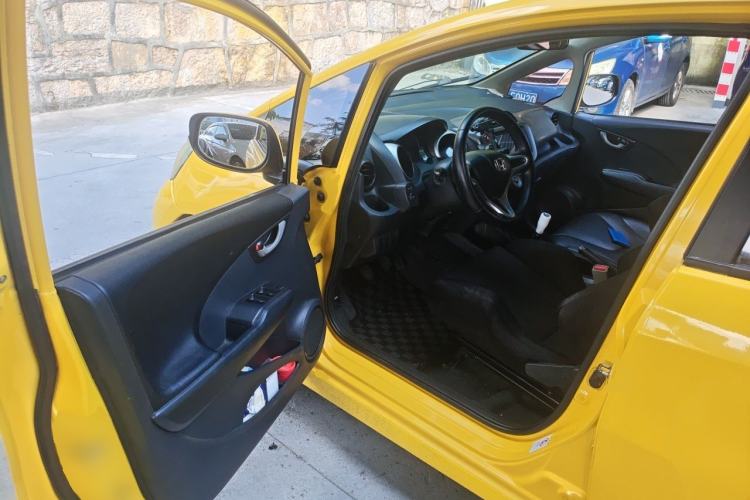 Used Honda Fit 2008 1.5L manual luxury version Driver Seat