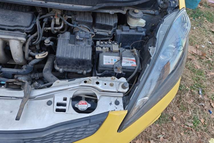 Used Honda Fit 2008 1.5L Automatic Cool Sports Edition Engine Bay Left