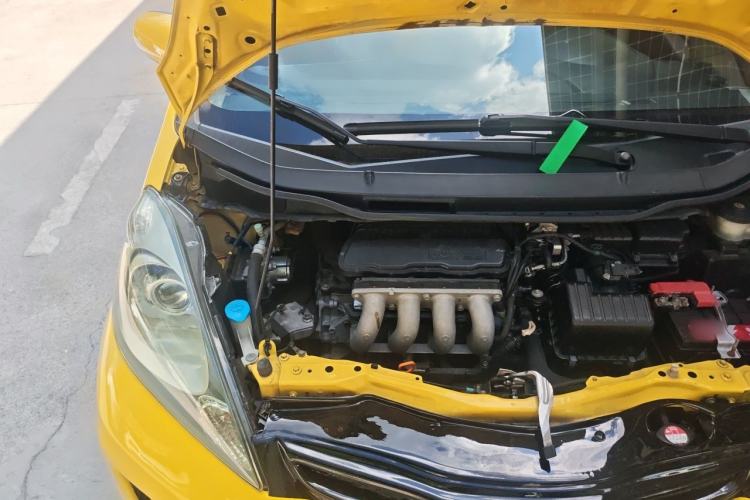 Used Honda Fit 2008 1.5L manual luxury version Engine Bay Right