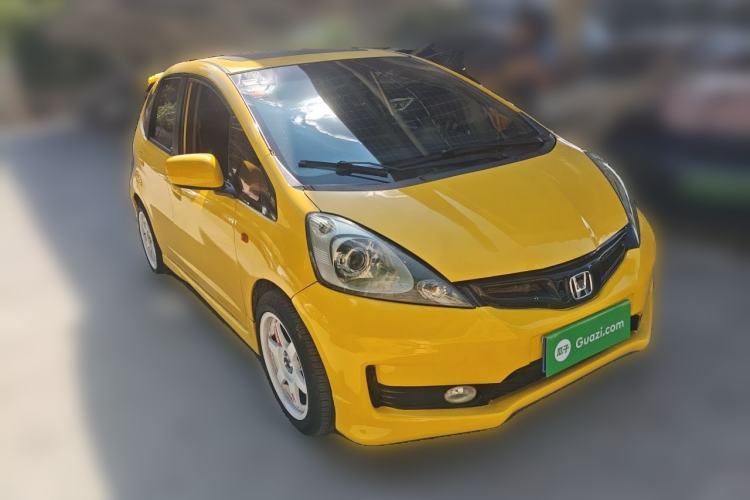 Used Honda Fit 2008 1.5L manual luxury version Front Right 45 Deg