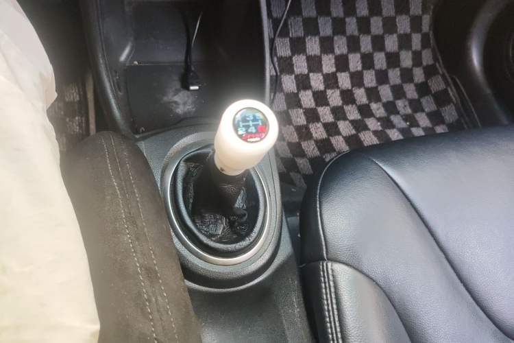 Used Honda Fit 2008 1.5L manual luxury version Gear Lever