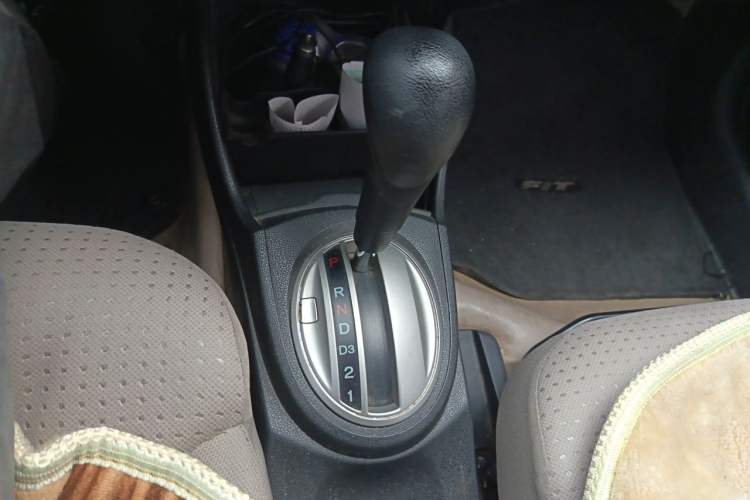 Used Honda Fit 2008 1.3L automatic comfort version Gear Lever