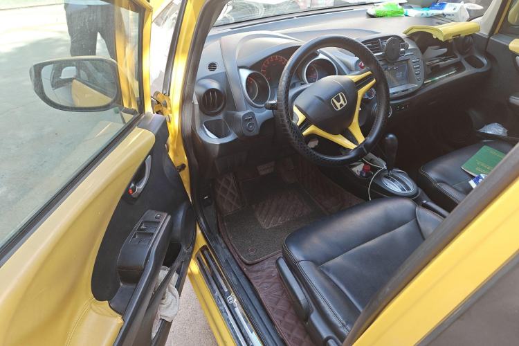 Used Honda Fit 2008 1.3L automatic comfort version Interior 3