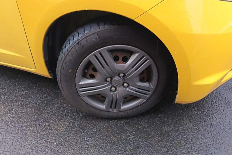 Used Honda Fit 2008 1.3L automatic comfort version Right Front Wheel Hub