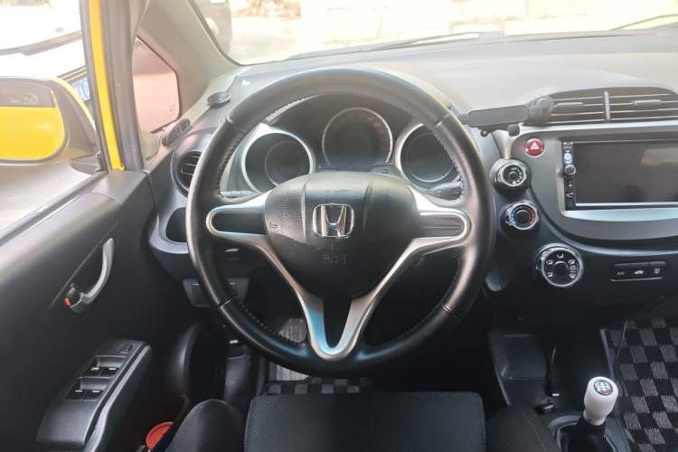 Used Honda Fit 2008 1.5L manual luxury version Steering Wheel