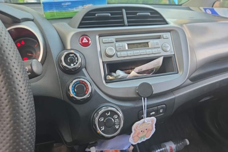 Used Honda Fit 2011 1.3L automatic comfort version Audio And AC Panel