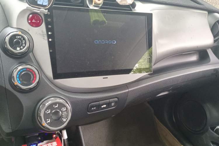 Used Honda Fit 2011 1.3L manual Comfort version Audio And AC Panel