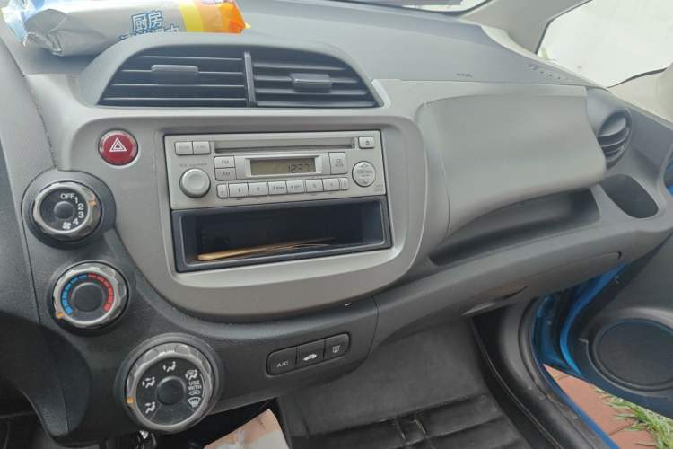 Used Honda Fit 2011 1.3L automatic comfort version Audio And AC Panel