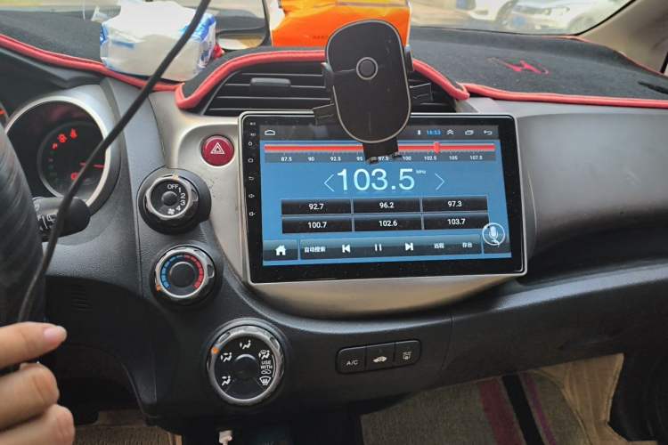 Used Honda Fit 2011 1.5L Automatic Luxury Edition Audio And AC Panel