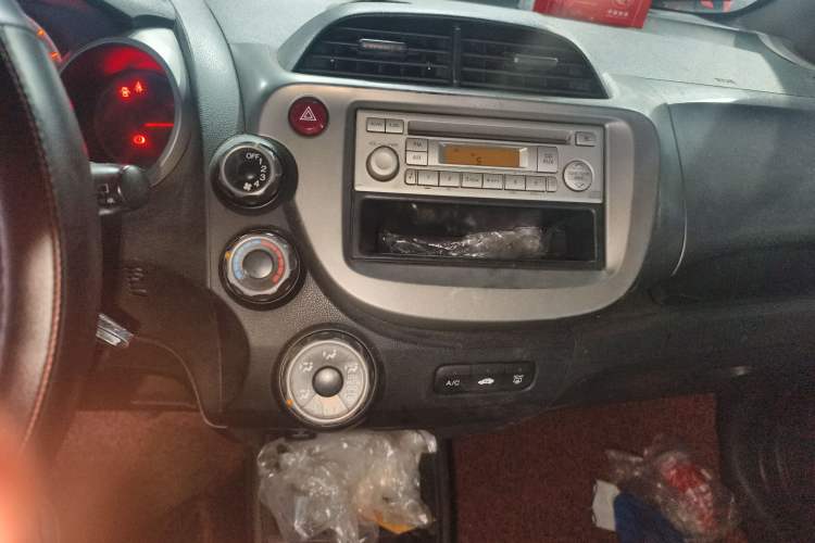 Used Honda Fit 2011 1.3L manual Comfort version Audio And AC Panel