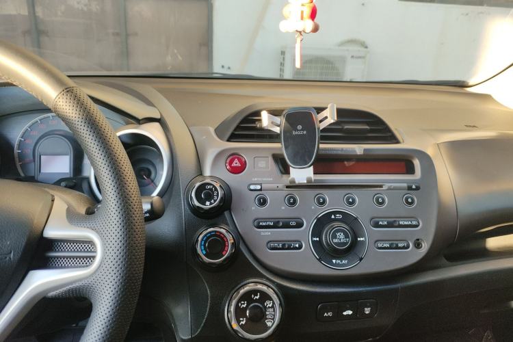 Used Honda Fit 2011 1.3L manual Comfort version Audio And AC Panel