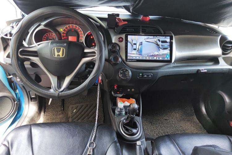Used Honda Fit 2011 1.3L manual Comfort version Center Console