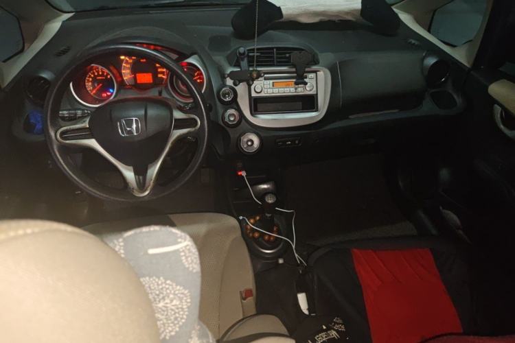 Used Honda Fit 2011 1.3L manual Comfort version Center Console