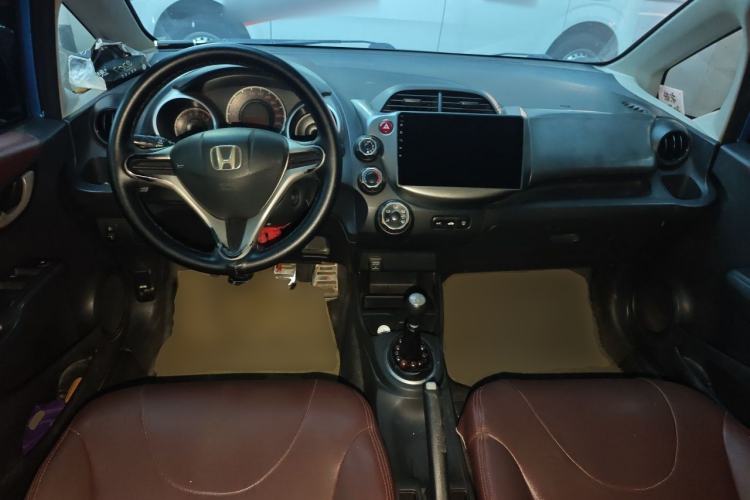 Used Honda Fit 2011 1.3L manual Comfort version Center Console