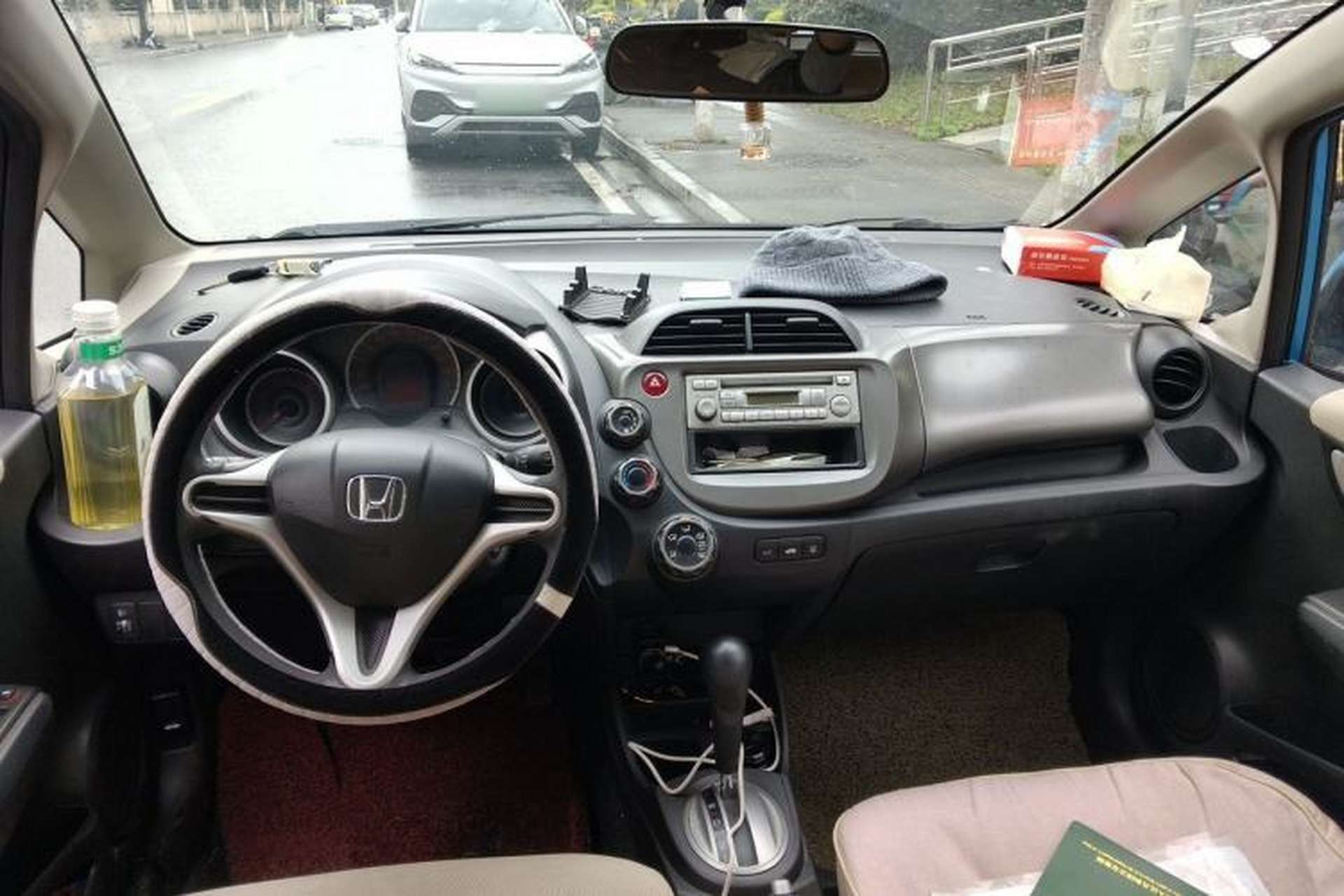 Used Honda Fit 2011 1.3L automatic comfort version Center Console