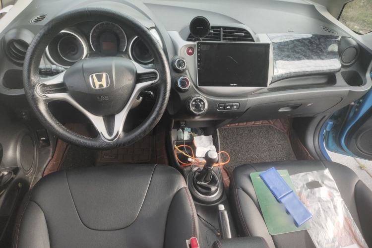 Used Honda Fit 2011 1.3L manual Comfort version Center Console
