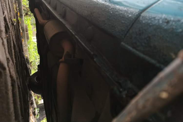 Used Honda Fit 2011 1.3L automatic comfort version Chassis Front Right