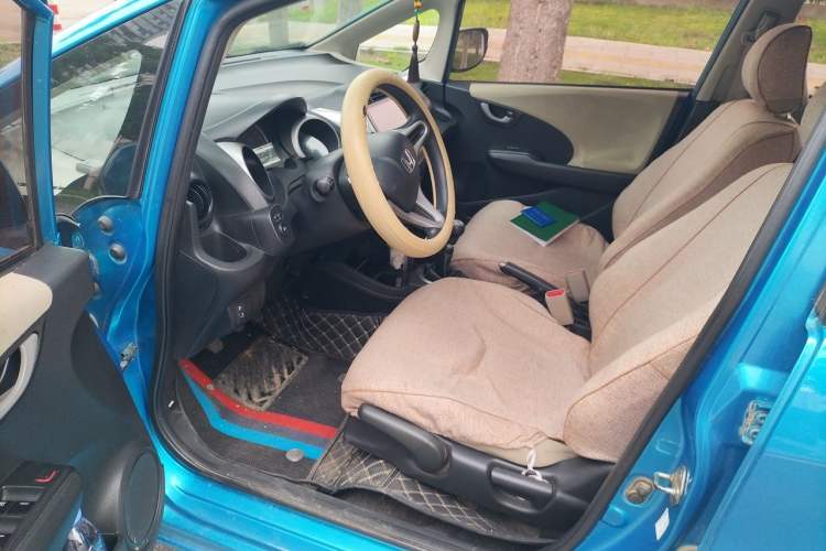 Used Honda Fit 2011 1.3L manual Comfort version Driver Seat