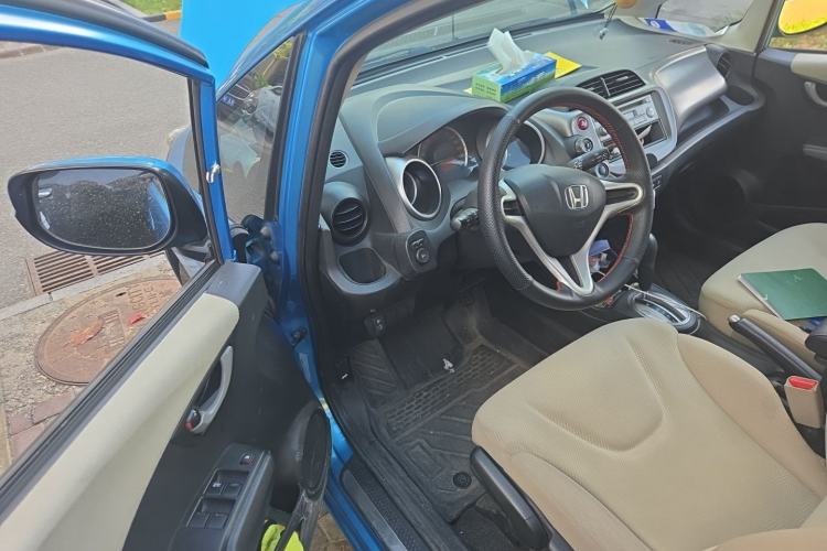 Used Honda Fit 2011 1.3L automatic comfort version Driver Seat
