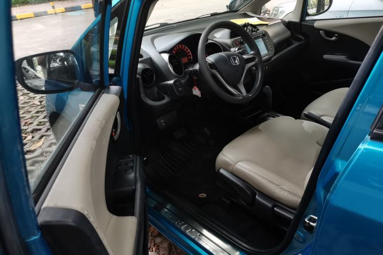 Used Honda Fit 2011 1.3L automatic comfort version Driver Seat
