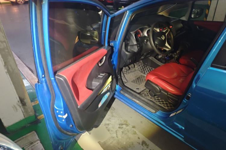 Used Honda Fit 2011 1.5L manual luxury version Driver Seat