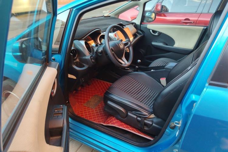Used Honda Fit 2011 1.3L manual Comfort version Driver Seat