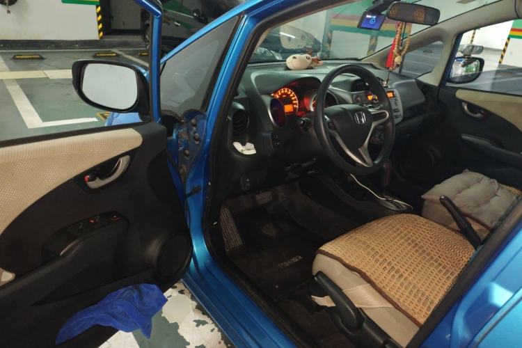 Used Honda Fit 2011 1.5L Automatic Luxury Edition Driver Seat