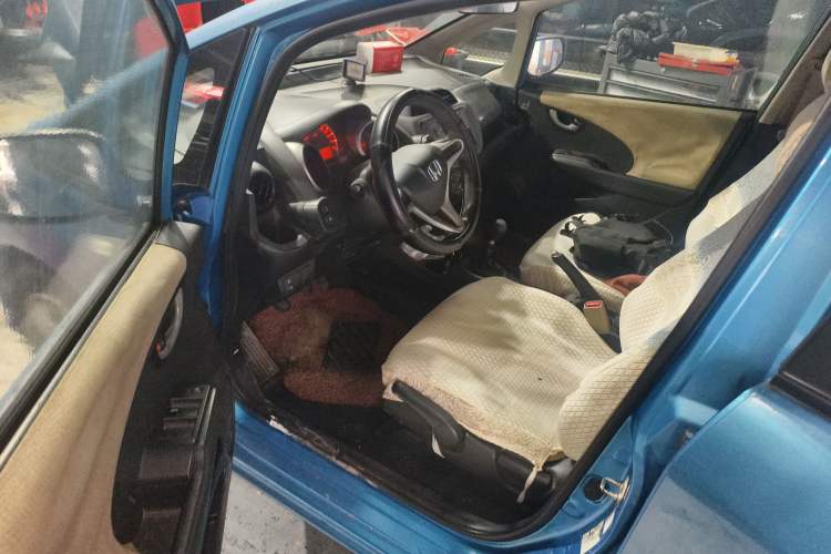 Used Honda Fit 2011 1.3L manual Comfort version Driver Seat
