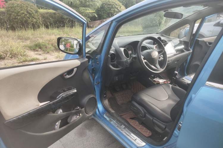 Used Honda Fit 2011 1.3L manual Comfort version Driver Seat