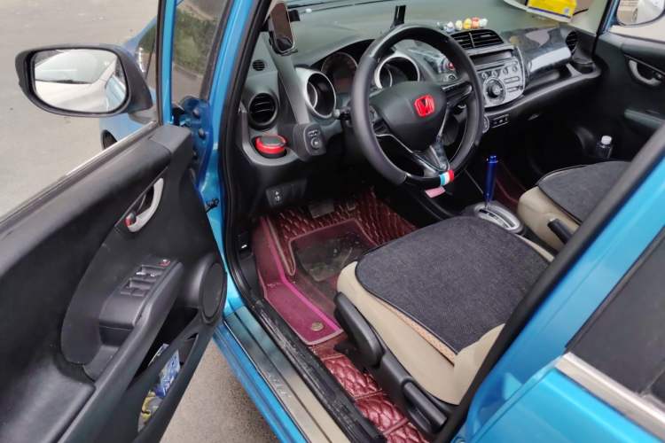 Used Honda Fit 2011 1.3L automatic comfort version Driver Seat