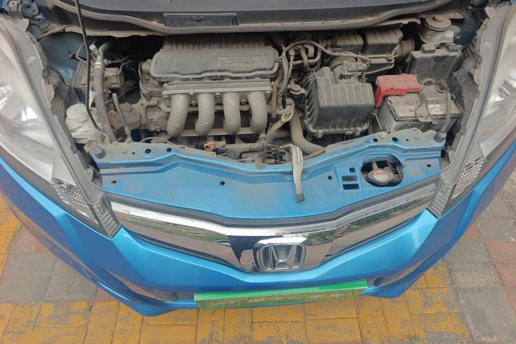 Used Honda Fit 2011 1.5L manual luxury version Engine Bay
