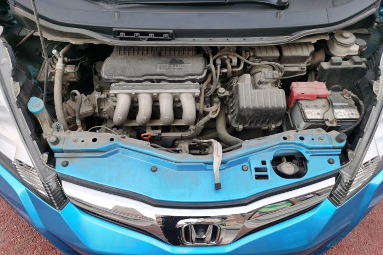 Used Honda Fit 2011 1.5L manual luxury version Engine Bay
