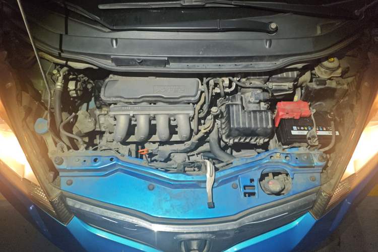 Used Honda Fit 2011 1.5L manual luxury version Engine Bay