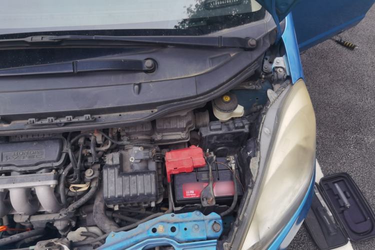 Used Honda Fit 2011 1.3L automatic comfort version Engine Bay Left
