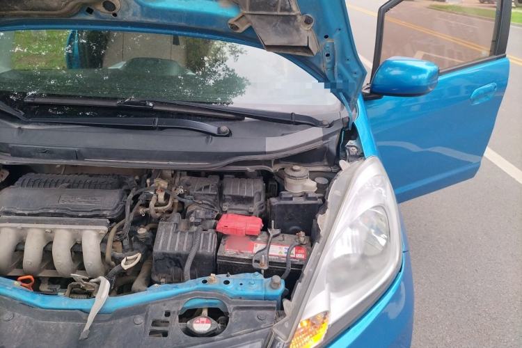 Used Honda Fit 2011 1.3L manual Comfort version Engine Bay Left