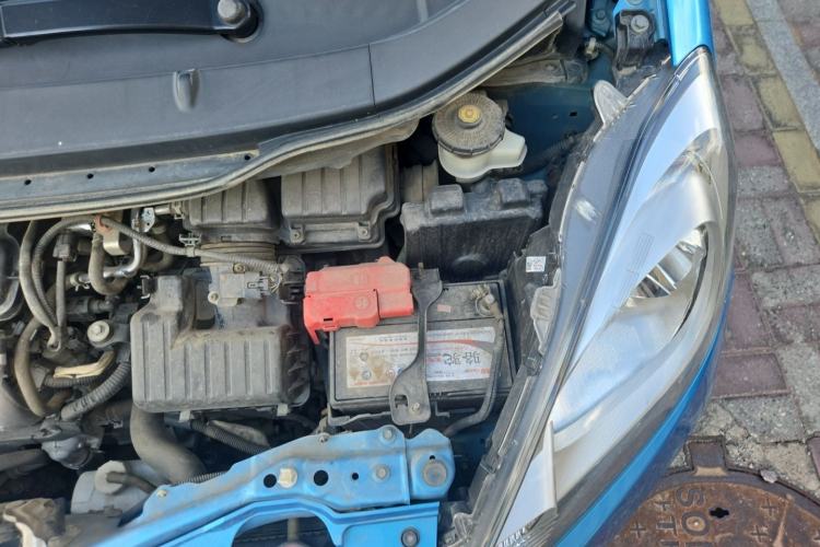 Used Honda Fit 2011 1.3L automatic comfort version Engine Bay Left