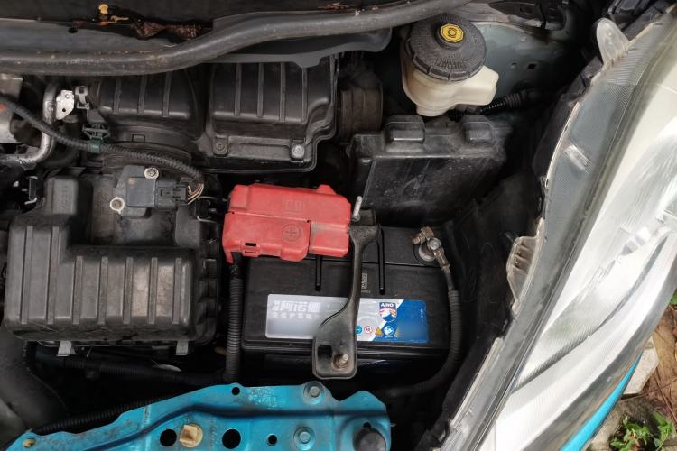 Used Honda Fit 2011 1.3L automatic comfort version Engine Bay Left