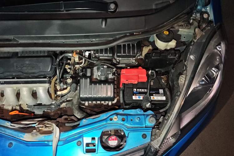 Used Honda Fit 2011 1.3L automatic comfort version Engine Bay Left