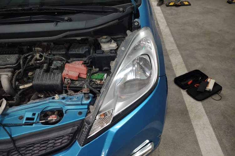 Used Honda Fit 2011 1.3L manual Comfort version Engine Bay Left