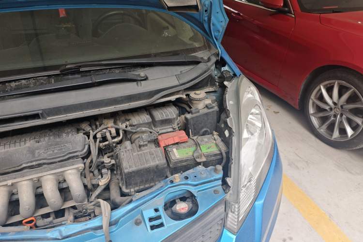 Used Honda Fit 2011 1.3L manual Comfort version Engine Bay Left