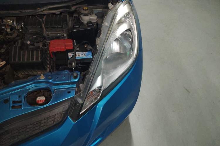 Used Honda Fit 2011 1.3L manual Comfort version Engine Bay Left