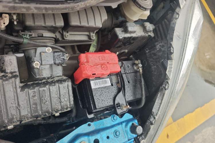 Used Honda Fit 2011 1.3L automatic comfort version Engine Bay Left