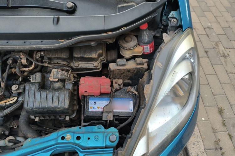 Used Honda Fit 2011 1.5L Automatic Luxury Edition Engine Bay Left