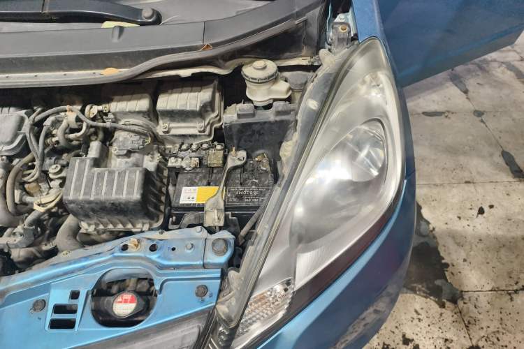 Used Honda Fit 2011 1.3L manual Comfort version Engine Bay Left