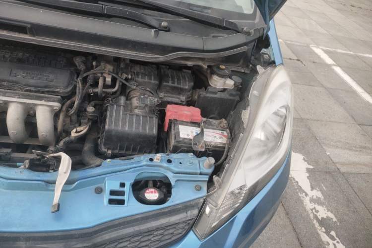 Used Honda Fit 2011 1.3L manual Comfort version Engine Bay Left