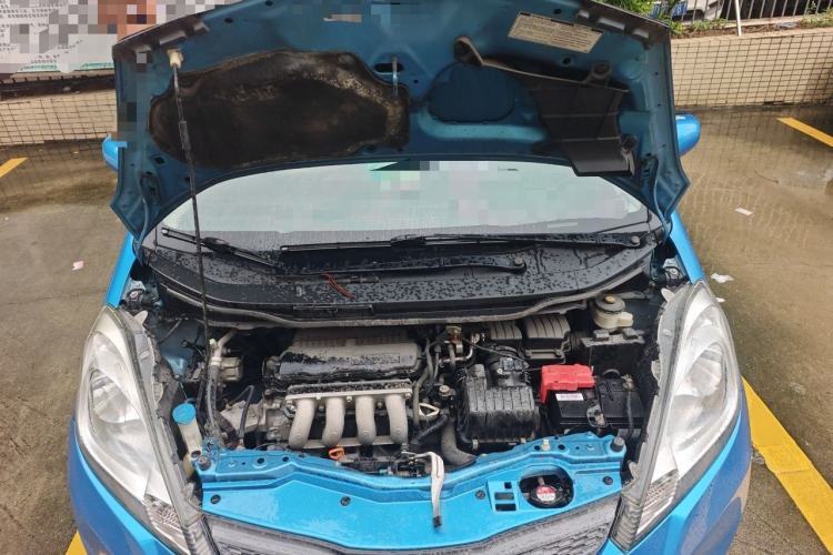 Used Honda Fit 2011 1.3L automatic comfort version Engine Bay