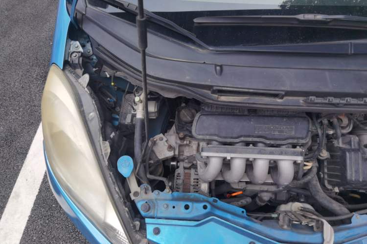 Used Honda Fit 2011 1.3L automatic comfort version Engine Bay Right