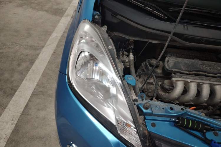 Used Honda Fit 2011 1.3L manual Comfort version Engine Bay Right