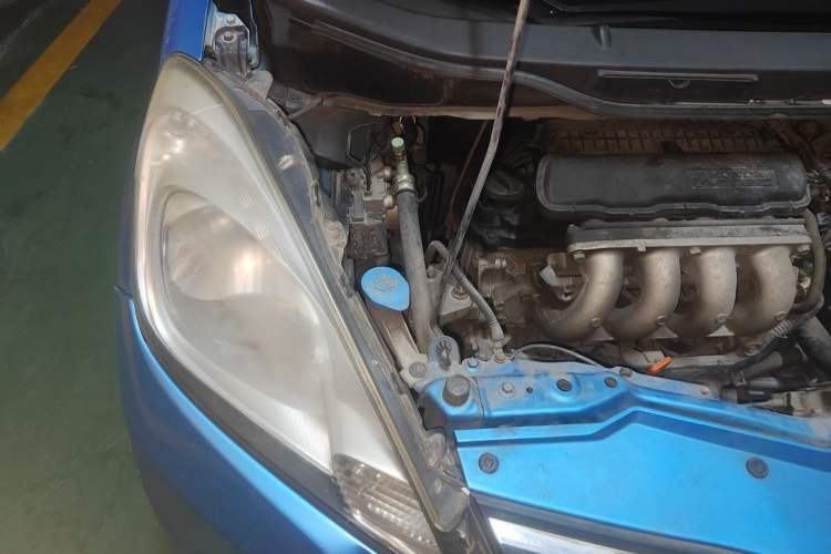 Used Honda Fit 2011 1.5L Automatic Luxury Edition Engine Bay Right